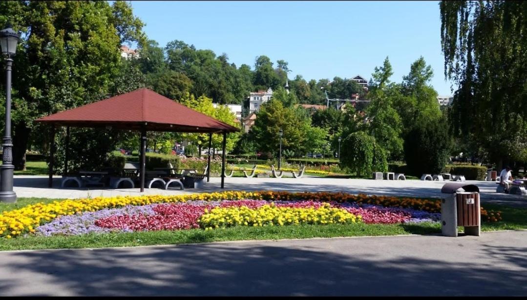 Camere In Regim Hotelier Braşov Exterior foto